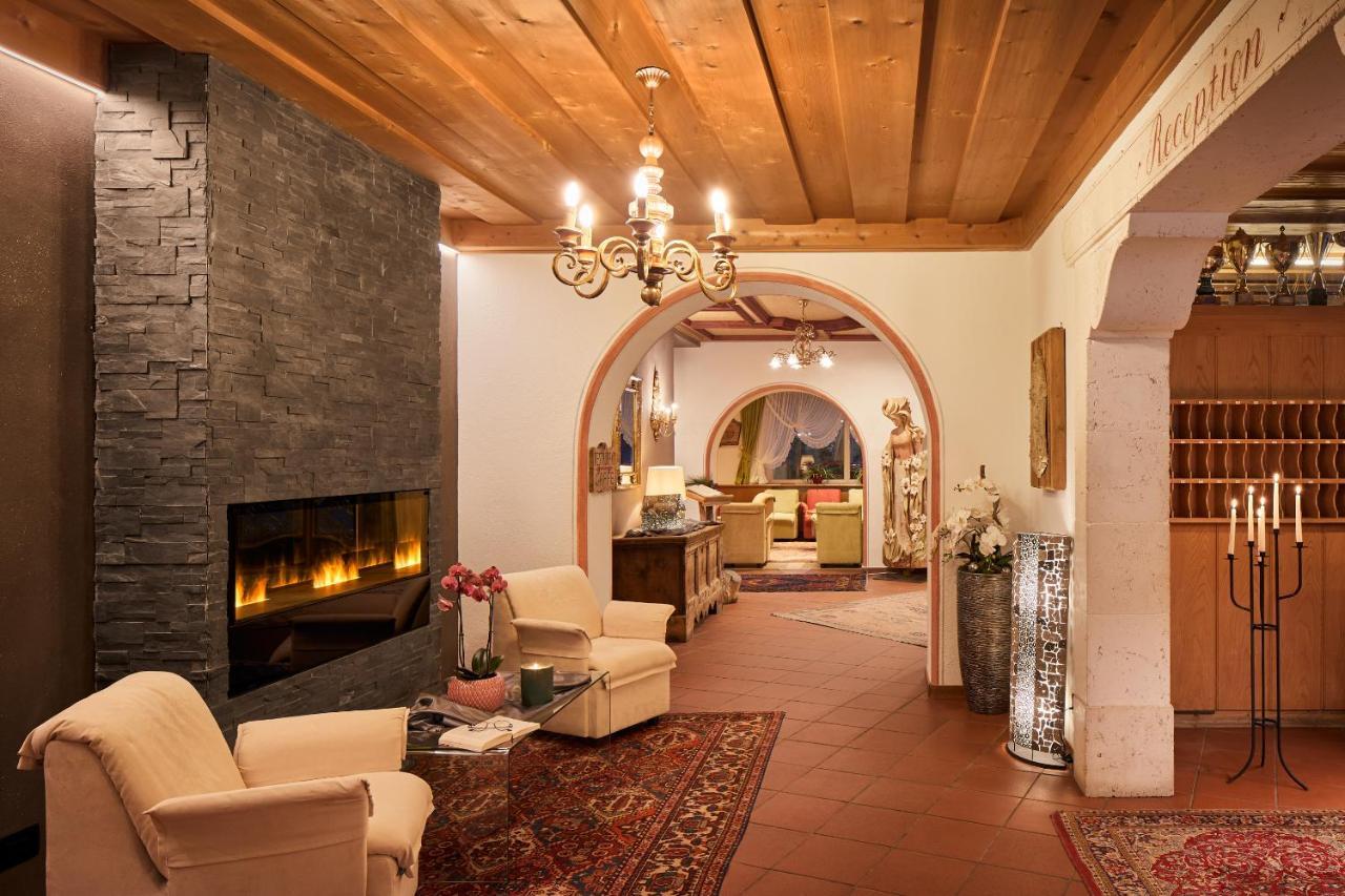 Dolomites Wellness Hotel Savoy Ла-Вілла Екстер'єр фото