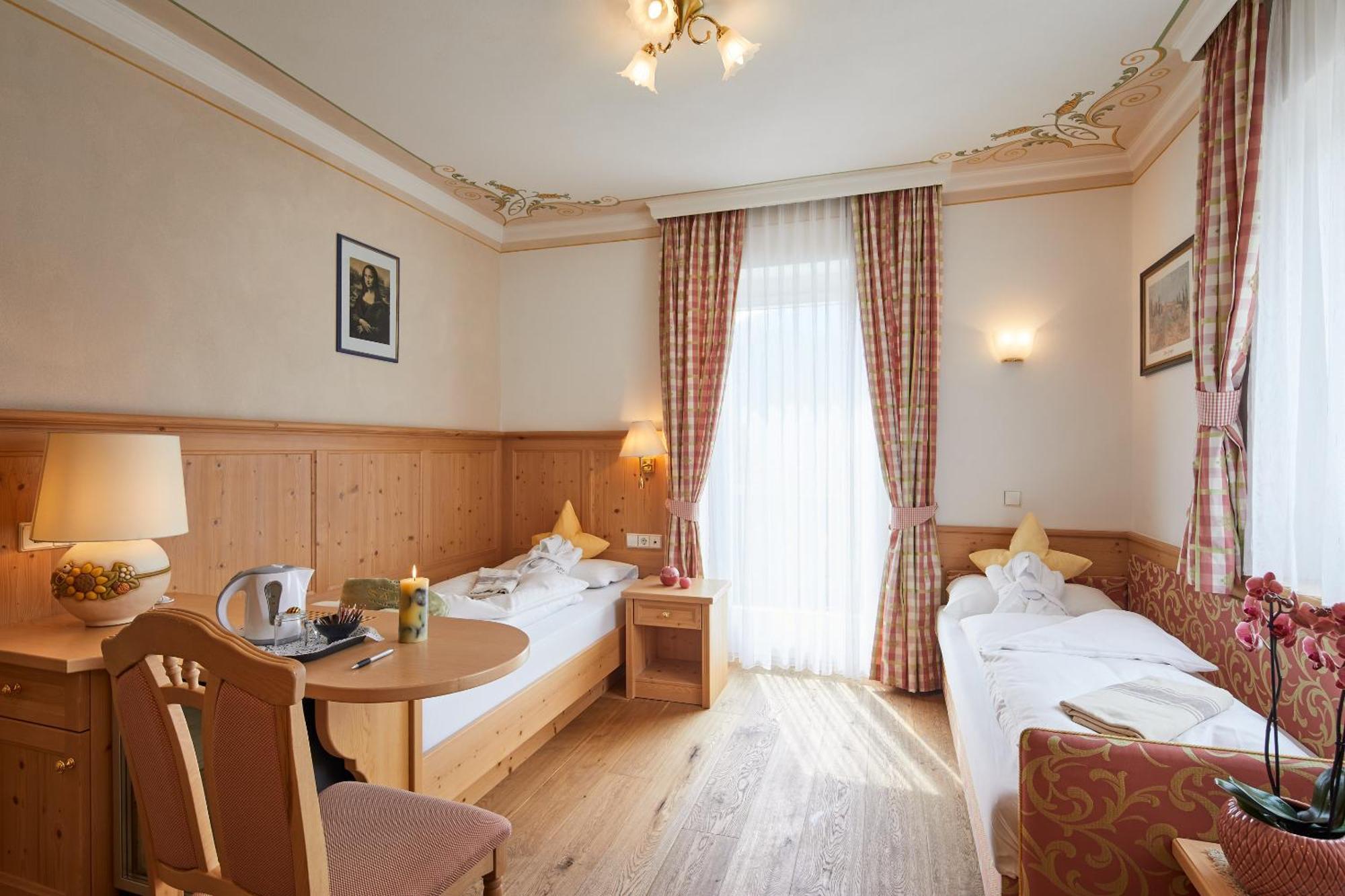 Dolomites Wellness Hotel Savoy Ла-Вілла Номер фото