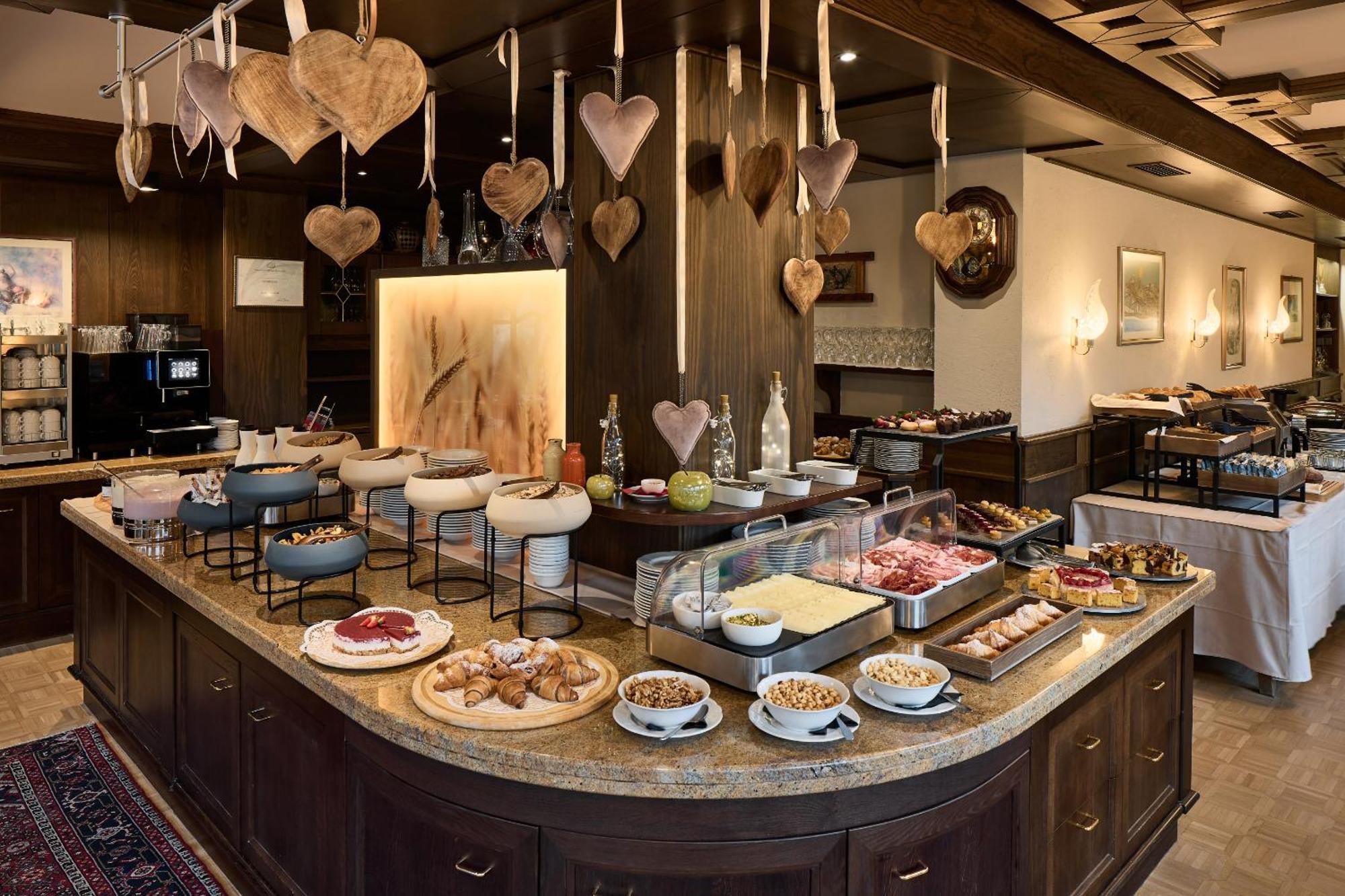 Dolomites Wellness Hotel Savoy Ла-Вілла Екстер'єр фото