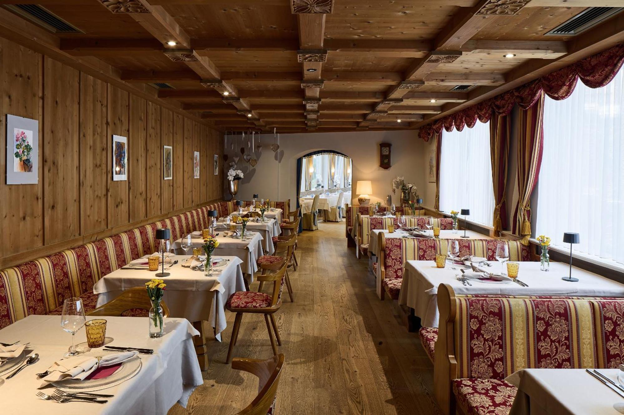 Dolomites Wellness Hotel Savoy Ла-Вілла Екстер'єр фото