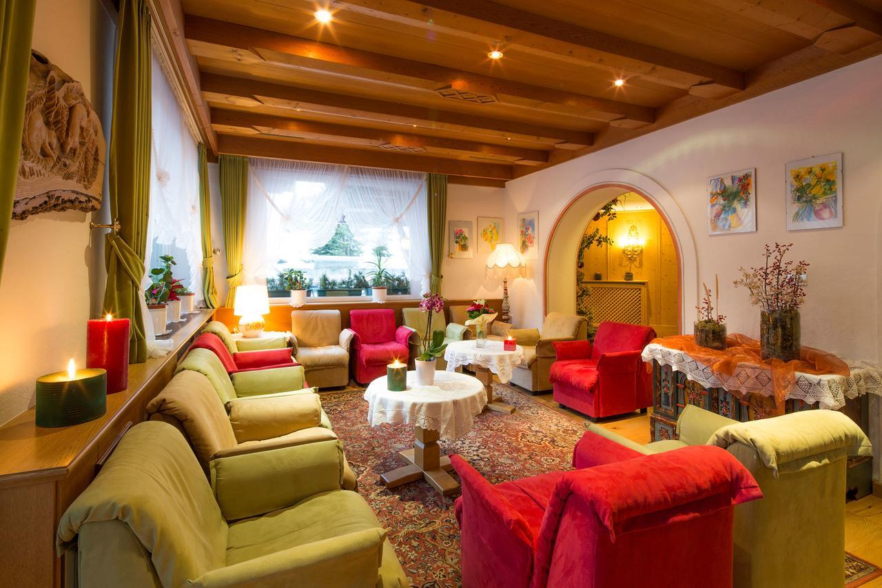 Dolomites Wellness Hotel Savoy Ла-Вілла Екстер'єр фото
